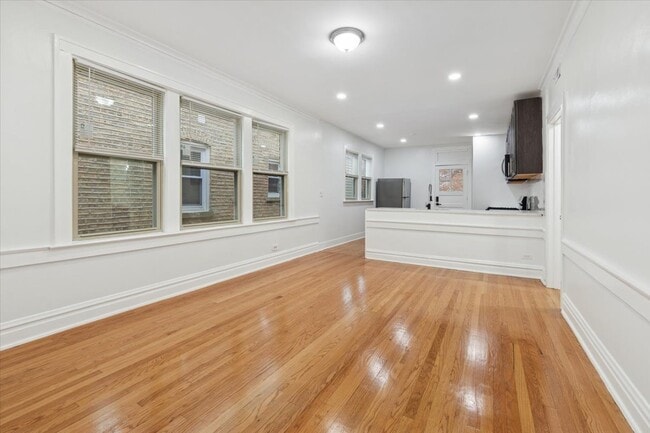 Photo - 5412 N Kimball Ave Unidad 2