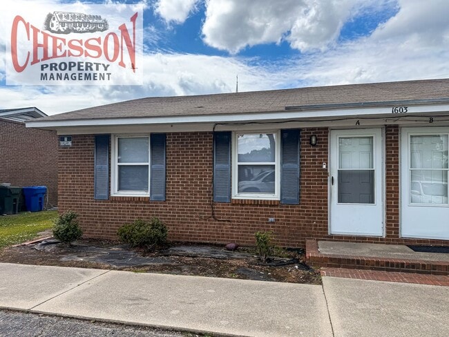 Building Photo - 1603 Snowden Dr SE Unit A