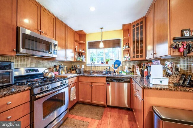 Photo - 4173 S Four Mile Run Dr