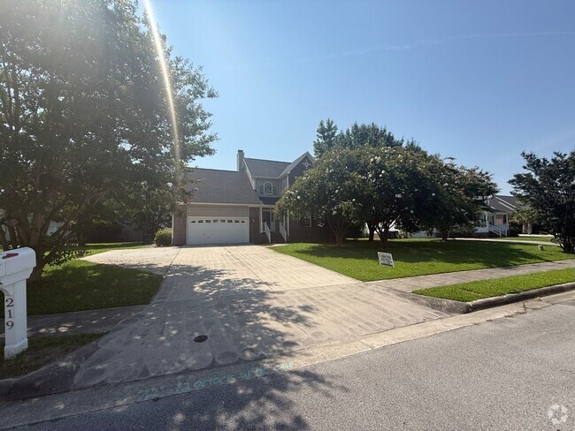 Building Photo - Great Location - Great Neighborhood - Grea... Rental
