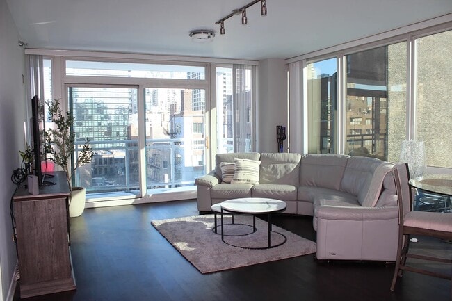 Photo - 757 N Orleans St Unit 706