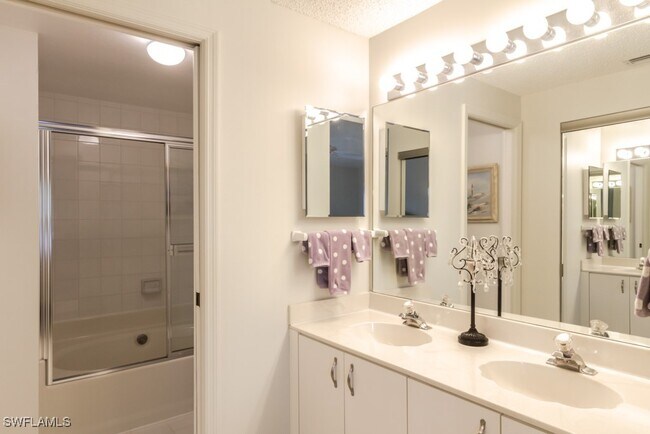 Photo - 1044 Woodshire Ln Unit B210