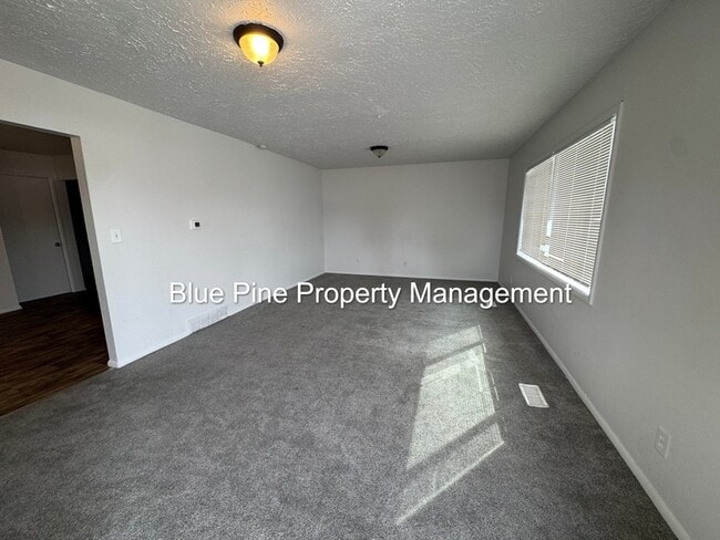 Photo - 301 E 18th St Unit 1