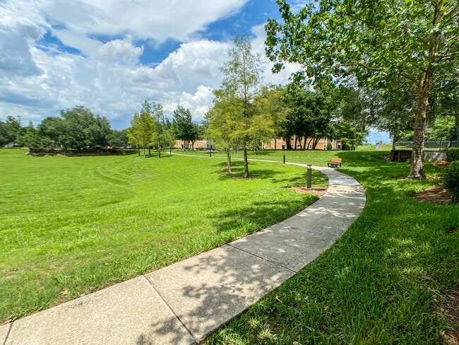 Oakleaf Village Apartments