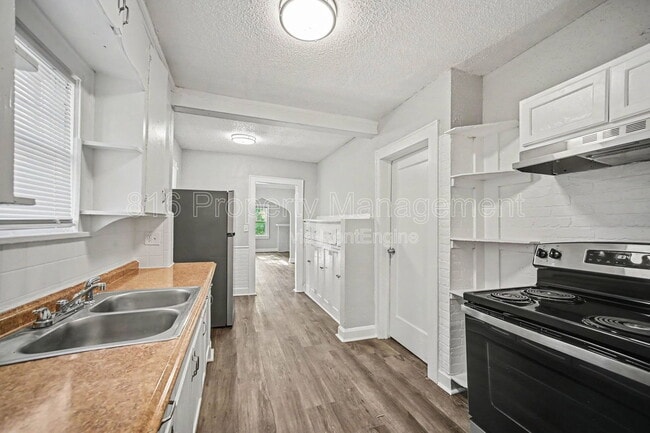 Photo - 5114 Brooklyn Ave