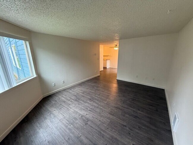 Photo - 421 Senate St NW