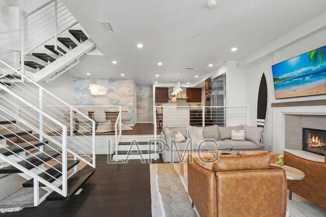Building Photo - 9842 Portola Dr Rental