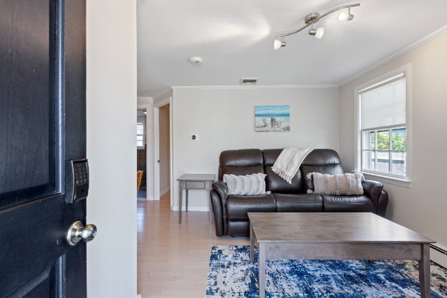 Photo - 173 Captain Chase Rd Unidad B