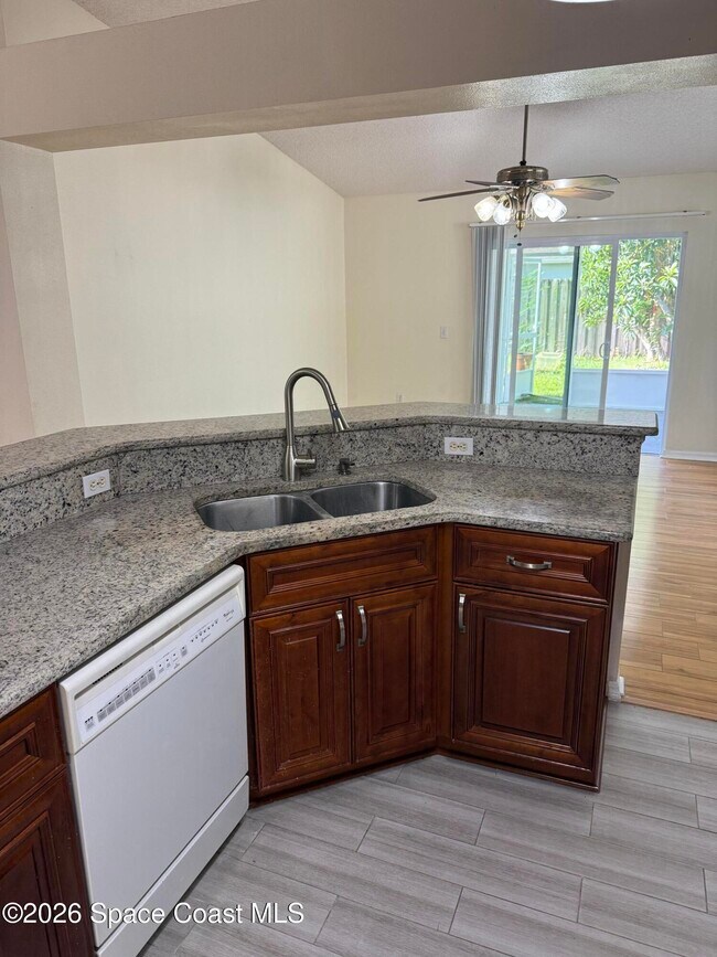 Photo - 1178 White Oak Cir