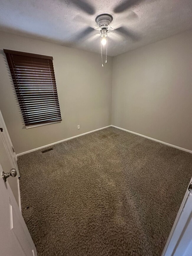 Photo - 3 Bedroom, 1 Bathroom House with Detached ...