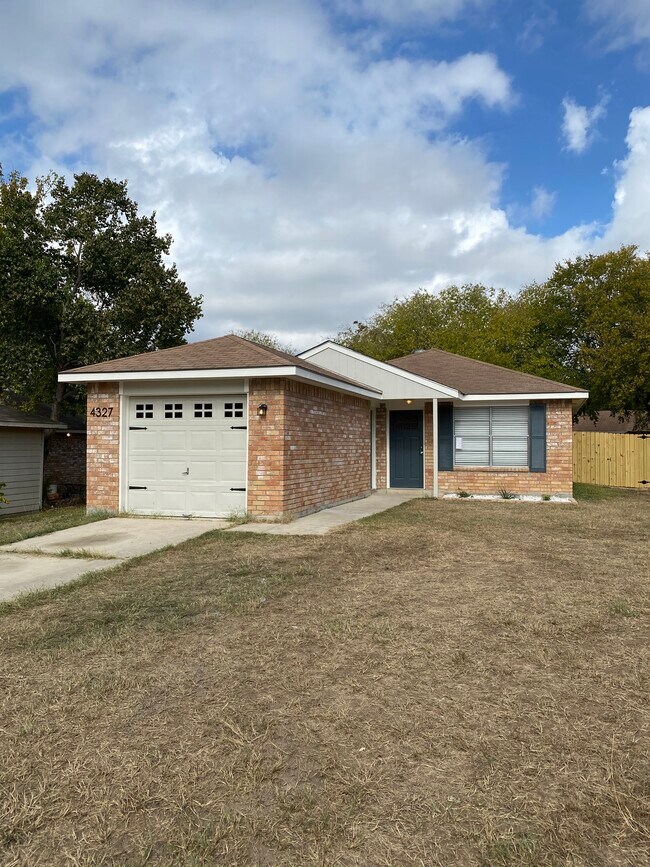 Photo - 4327 Stayman Dr