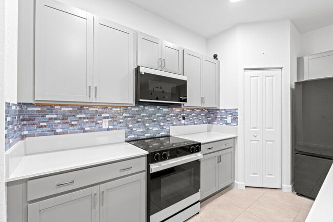 Photo - 4370 Pond Lily Ln