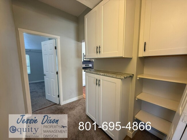 Photo - 866 E 22nd St