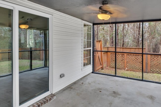 Photo - 2419 Castlereagh Rd