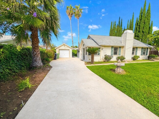 Photo - 7445 Orion Ave