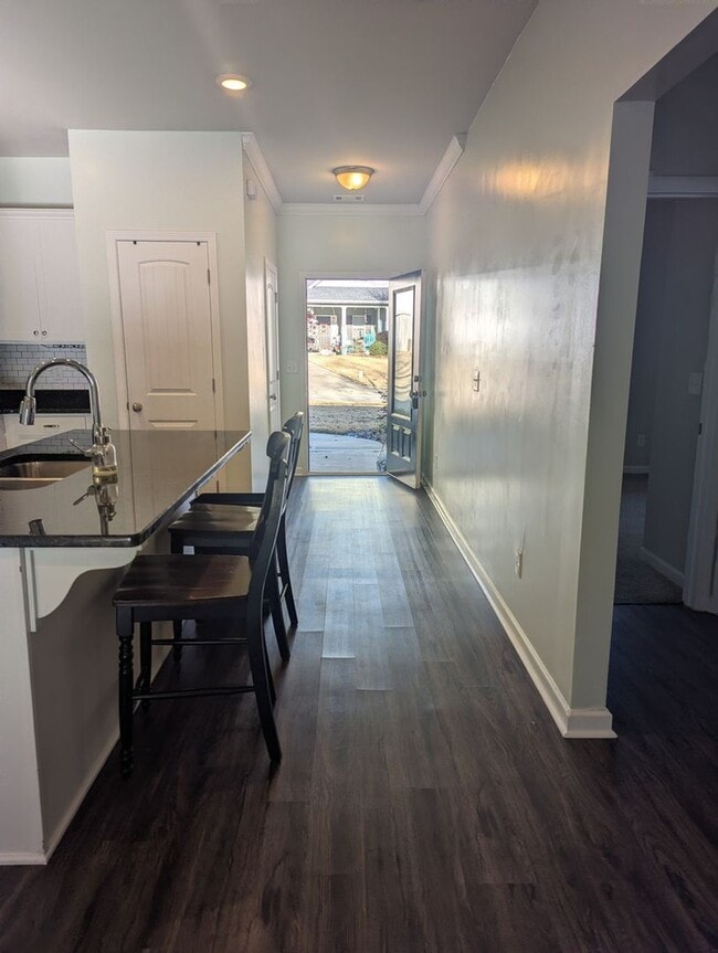 Photo - 385 Orchard Ln