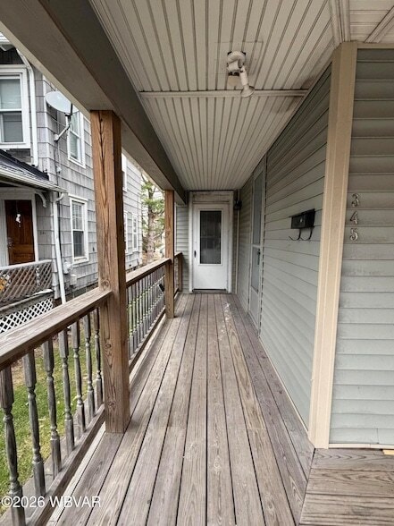 Photo - 345 Hastings St