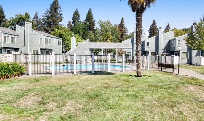Photo - 2 Bed/2 Bath Condo w/Detached 1 Car Garage...