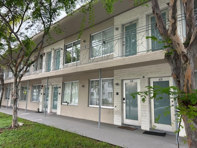 Building Photo - 801 15th St Unit 206