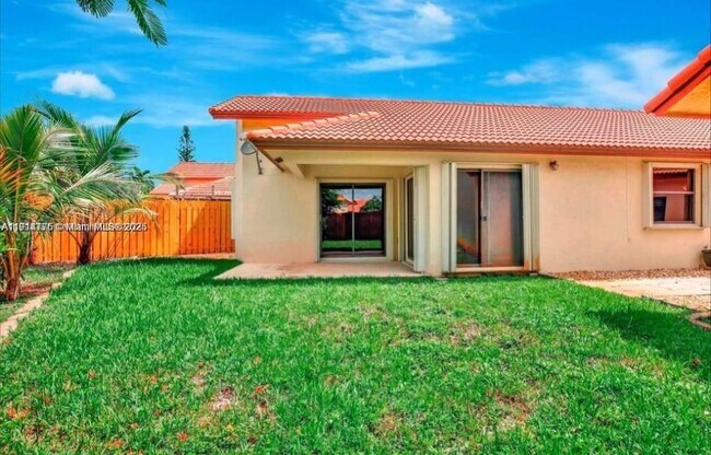 Photo - 700 SW 113th Ave