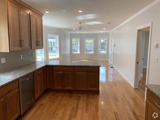 Building Photo - 25 Olney St Unit 25 Rental