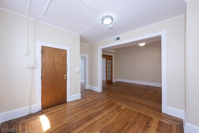 36 E Main St