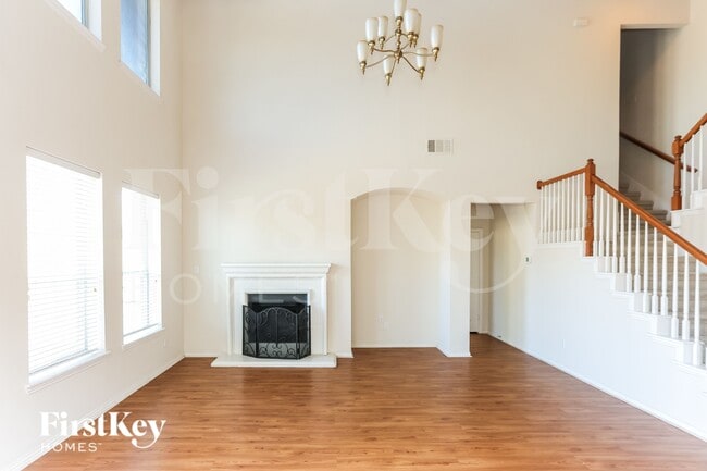 Photo - 3213 Bloomfield Trail