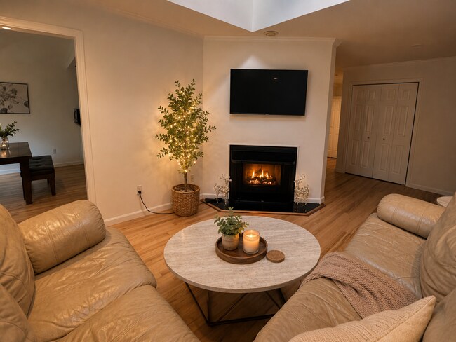 living room - 1542 MacArthur Dr