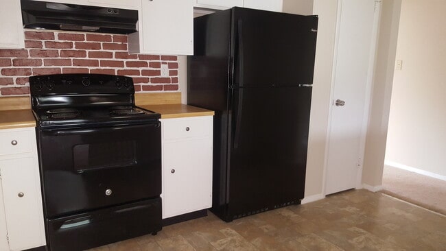 Photo - Spacious 3-Bedroom Townhome for Rent in Aberdeen – A Must See!