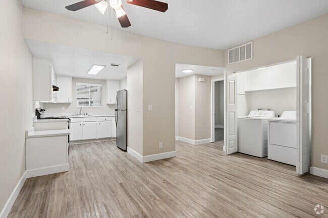 2BR, 2BA - 1040SF - Dining Room
