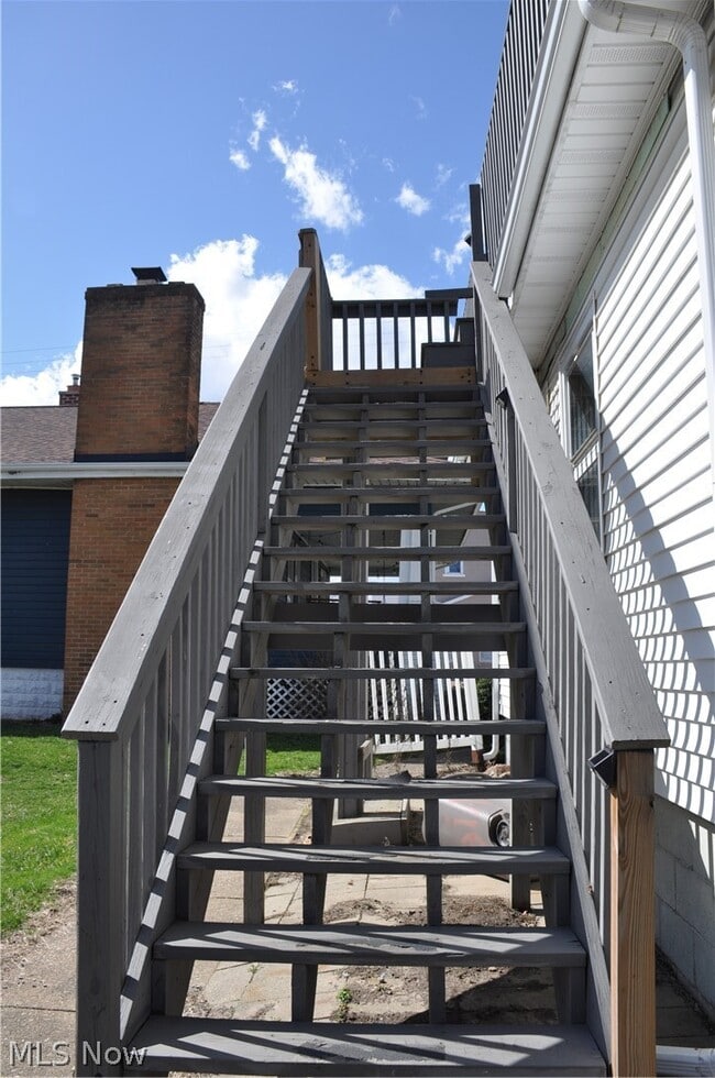 Photo - 11 E Main St