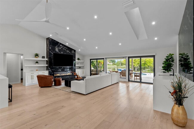 Photo - 8611 Gullane Ct