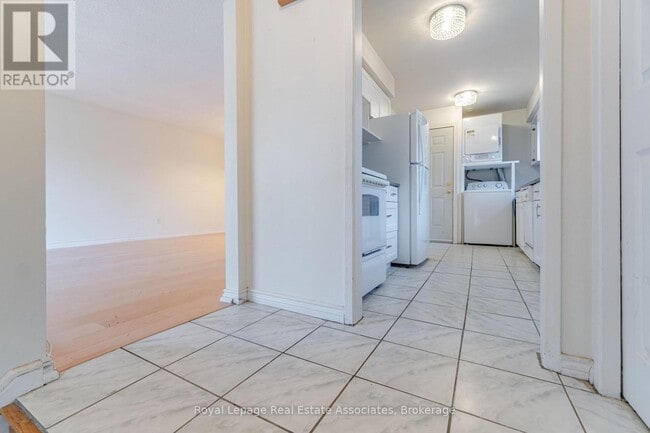 Photo - 3301 Tallmast Cres