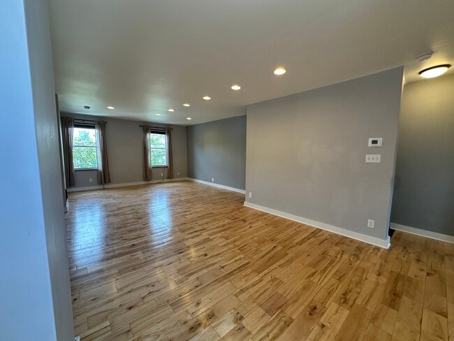 Building Photo - 2054 Ellsworth St Unit 2