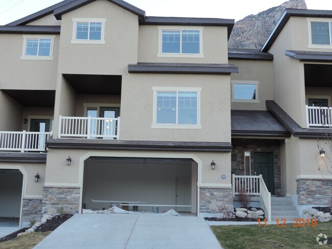 Building Photo - 3 Bed Town Home - Provo Slate Canyon