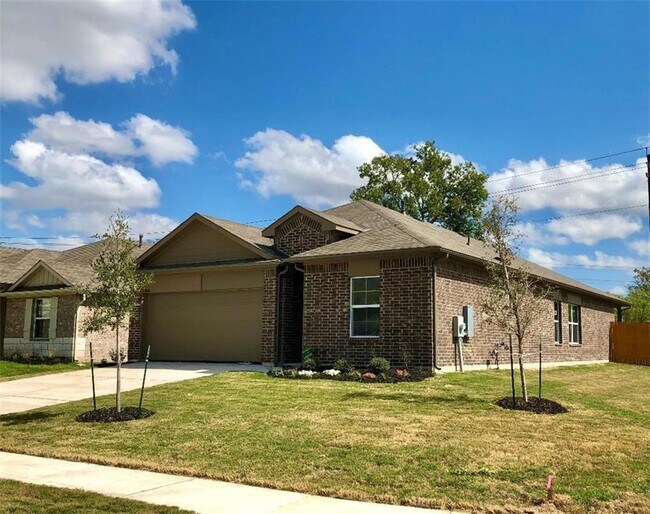 Photo - 10801 Defender Trl House