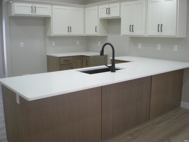 Photo - 5960 N Clinton St