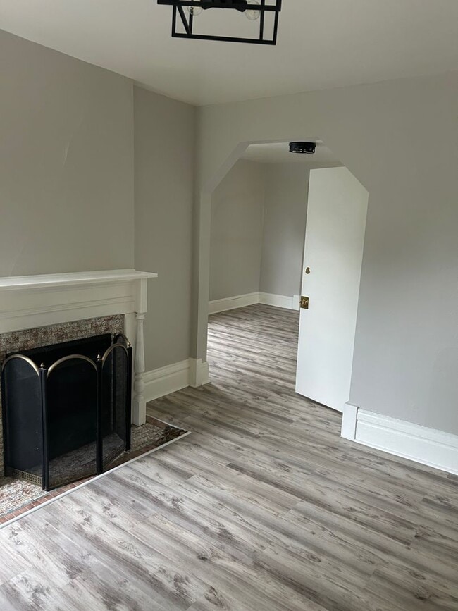 Photo - 1675 N Marshall St Unit 1677 N Marshall St 2nd Floor