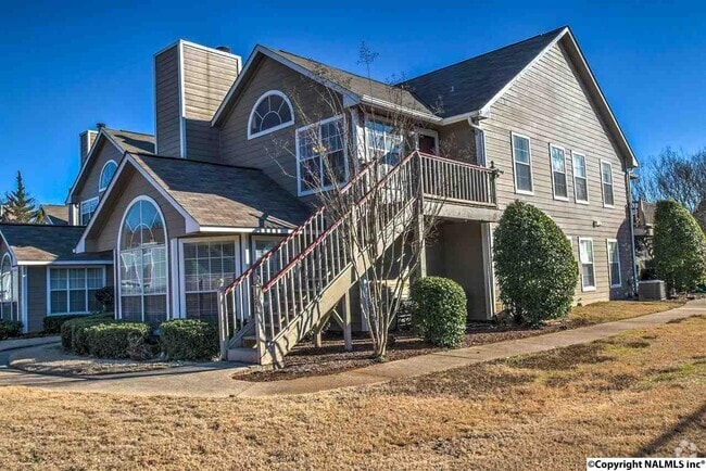 Building Photo - FANTASTIC LOCATION! Rental