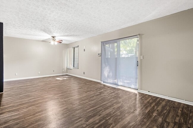 Photo - 8586 Creekwood Way