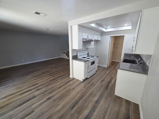 Photo - Large 2 Bedroom Home in Haceinda Heights!