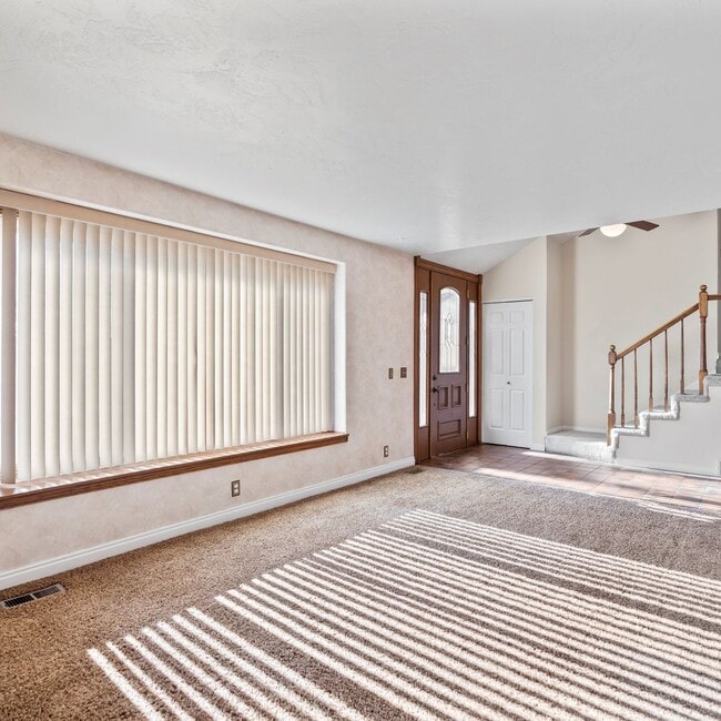 Photo - Large Murray 4 Bedroom Home