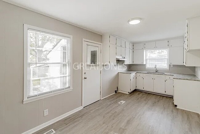 Photo - 1248 Forest St