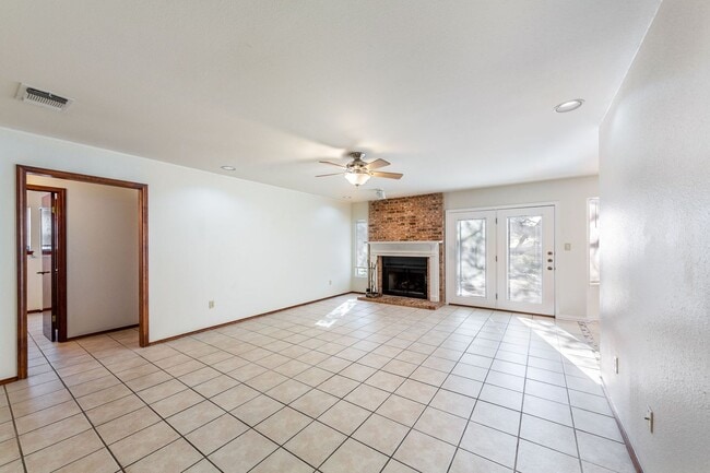 Photo - 57 Woodcreek Dr