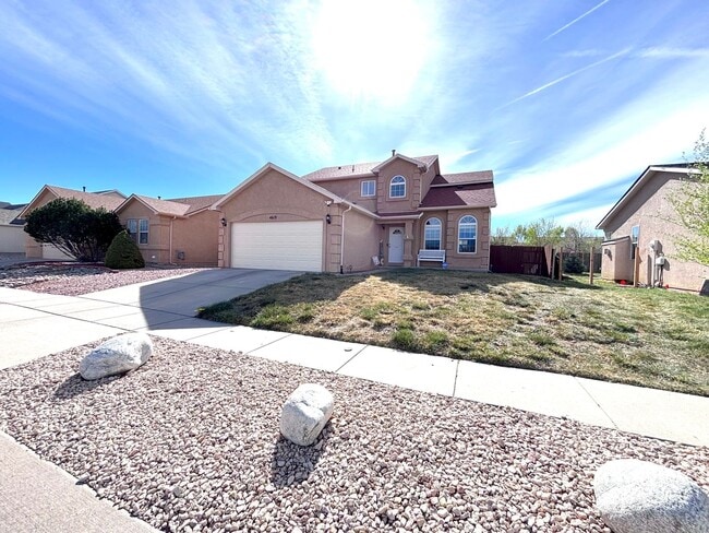 Photo - Spacious 3 Bed / 3 Bath Home Near Peterson Space Force Base