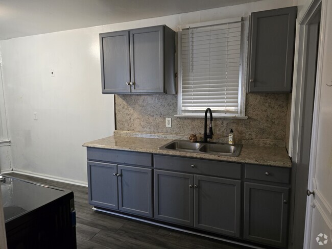 Building Photo - 10031 Sorrento Ave Rental