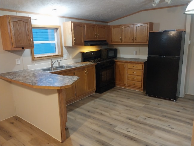 Photo - 209 2nd St SW