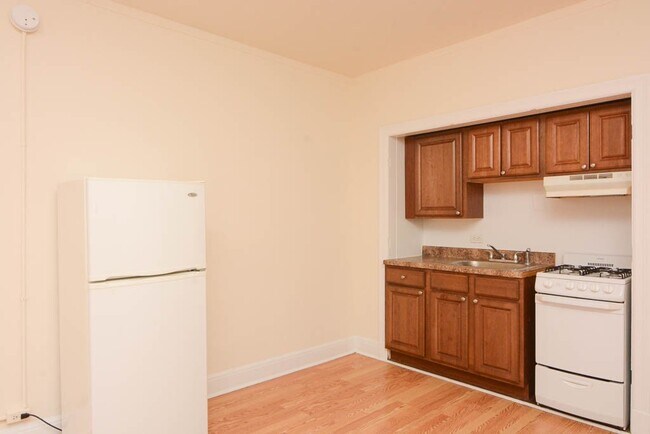 Photo - 3335 W Diversey Ave Unidad D631