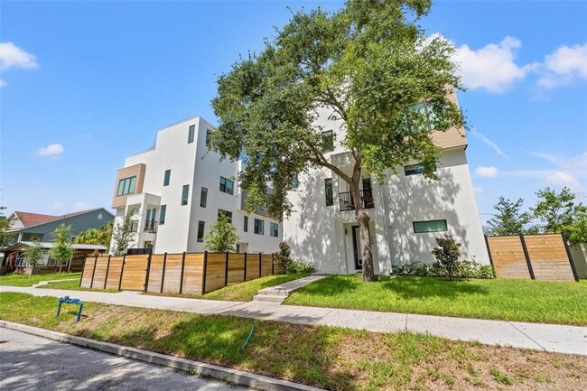 Building Photo - 320 15th St N Rental