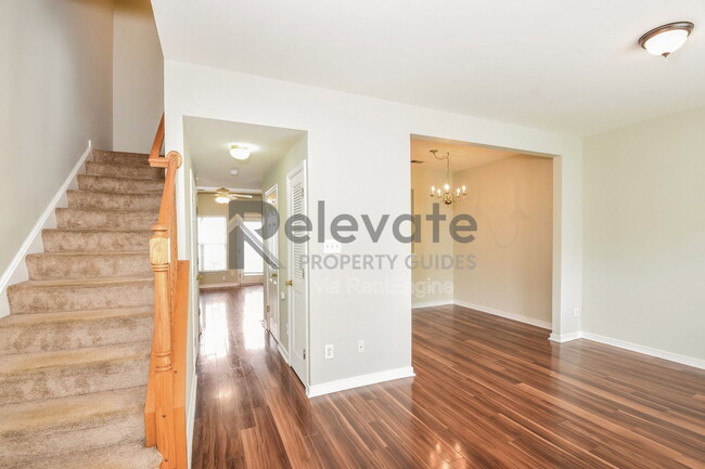 Photo - 5504 Springwater Ln